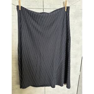 J Jill women’s travel skirt pima cotton navy with cream stripes asymmetrical ￼